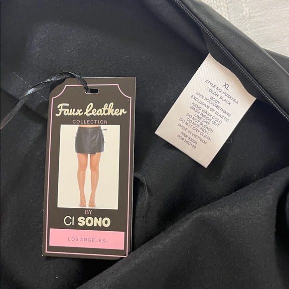 NWT T.J.Maxx Black Faux Leather Skort - Picture 6 of 7